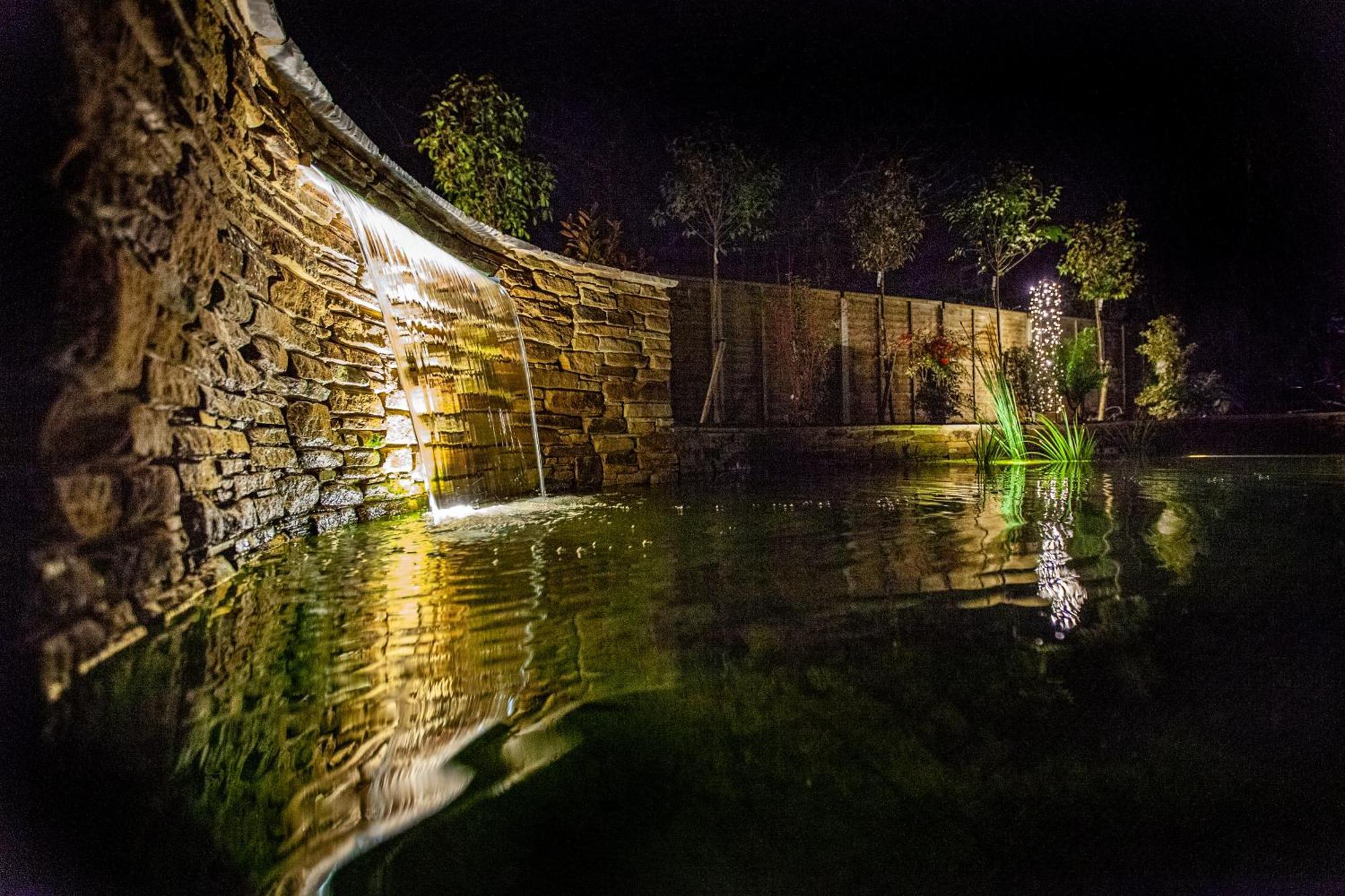 Asperion Hillside Hotel ギルフォード エクステリア 写真