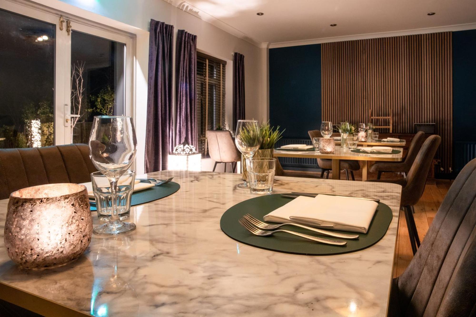 Asperion Hillside Hotel ギルフォード エクステリア 写真